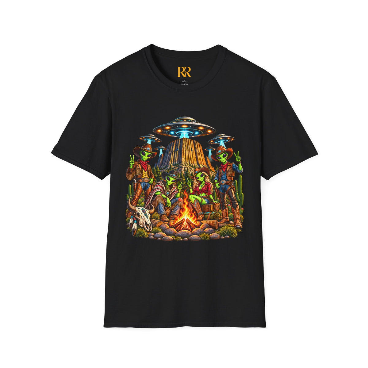 Alien Campfire UFO T-Shirt – Retro Space Adventure Graphic Tee