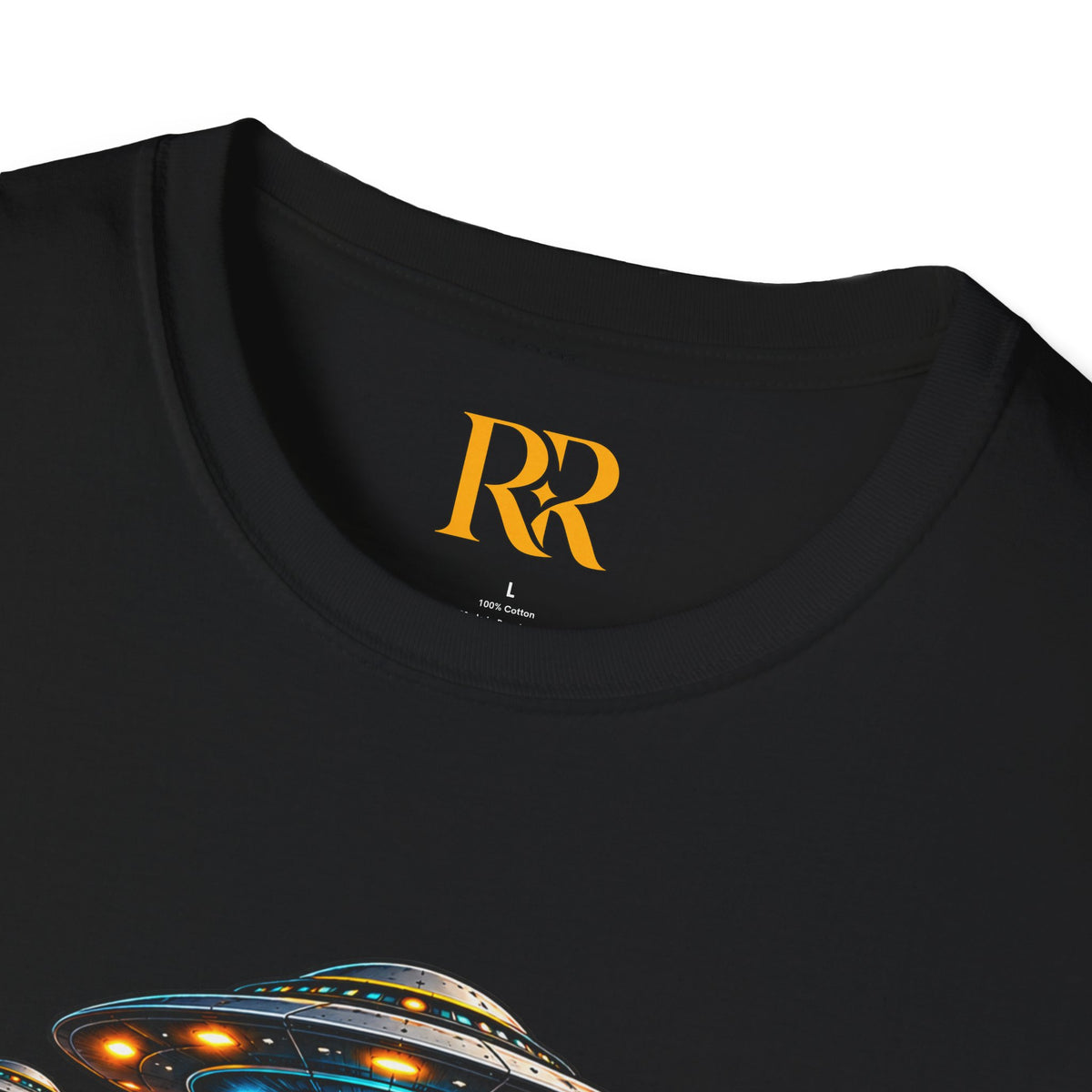 Alien Campfire UFO T-Shirt – Retro Space Adventure Graphic Tee