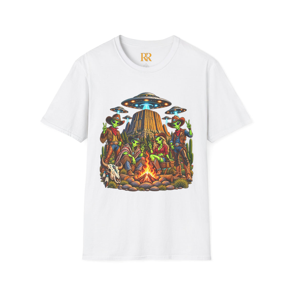 Alien Campfire UFO T-Shirt – Retro Space Adventure Graphic Tee