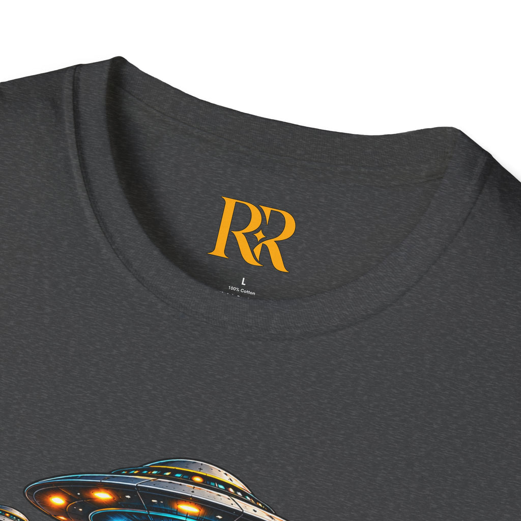 Alien Campfire UFO T-Shirt – Retro Space Adventure Graphic Tee