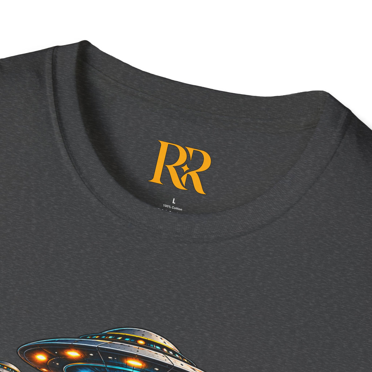 Alien Campfire UFO T-Shirt – Retro Space Adventure Graphic Tee