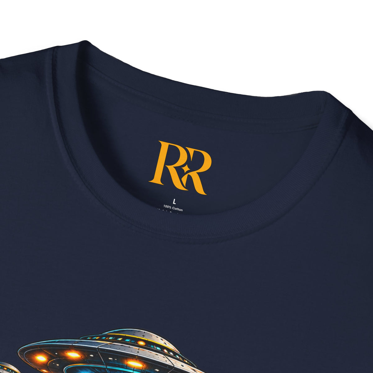 Alien Campfire UFO T-Shirt – Retro Space Adventure Graphic Tee