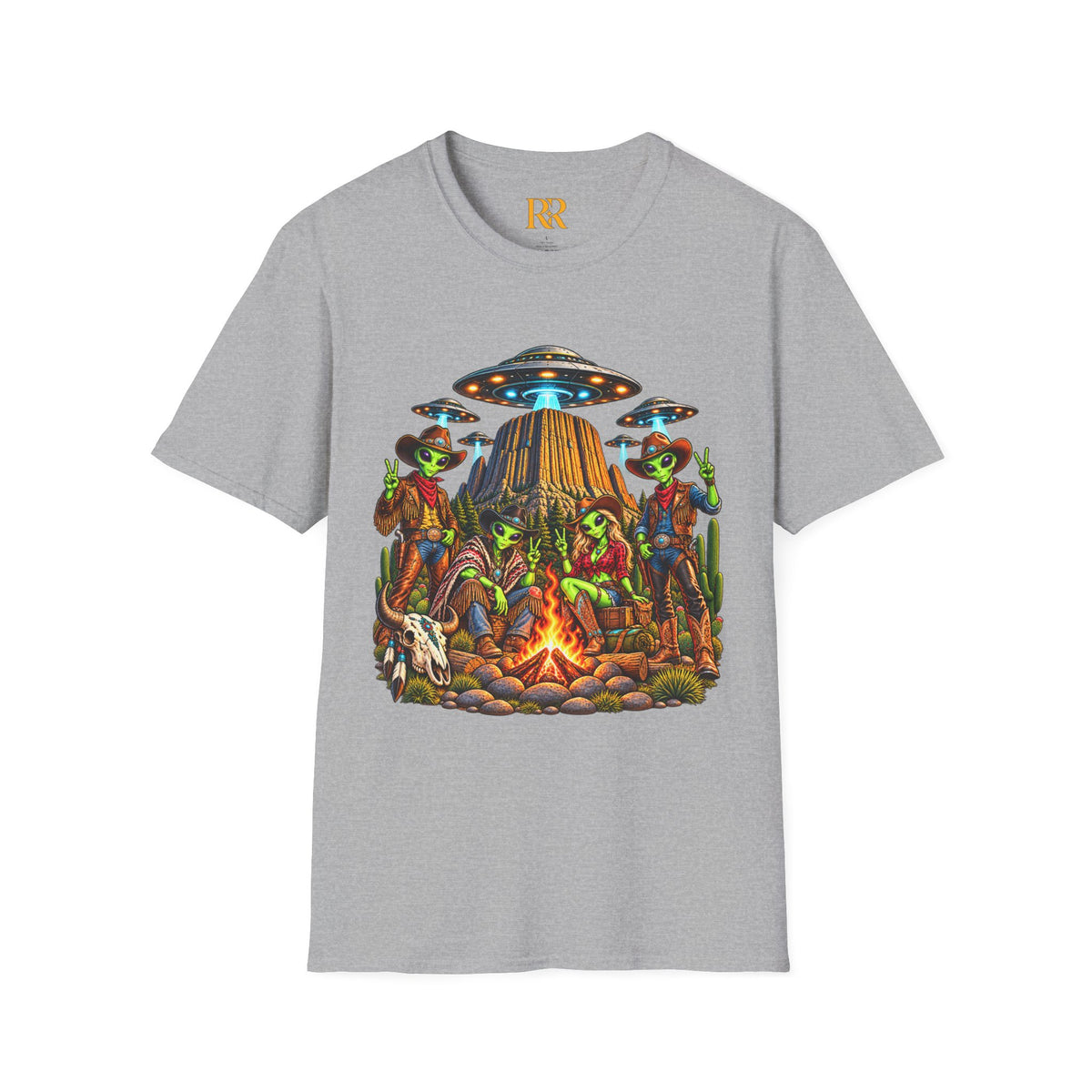 Alien Campfire UFO T-Shirt – Retro Space Adventure Graphic Tee
